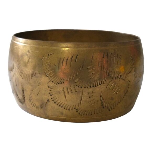 Vintage Etched Brass Bangle Bracelet Engraved Estate Bronze Patina Chunky Boho. - Picture 9 of 16